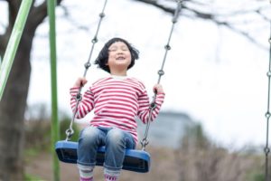 絵本の読み聞かせで頭がよくなるって本当? 大切にしたいのは「入り込んで楽しむこと」